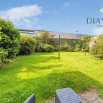 Spacious 1 Bed Ground Floor Apartment With Garden